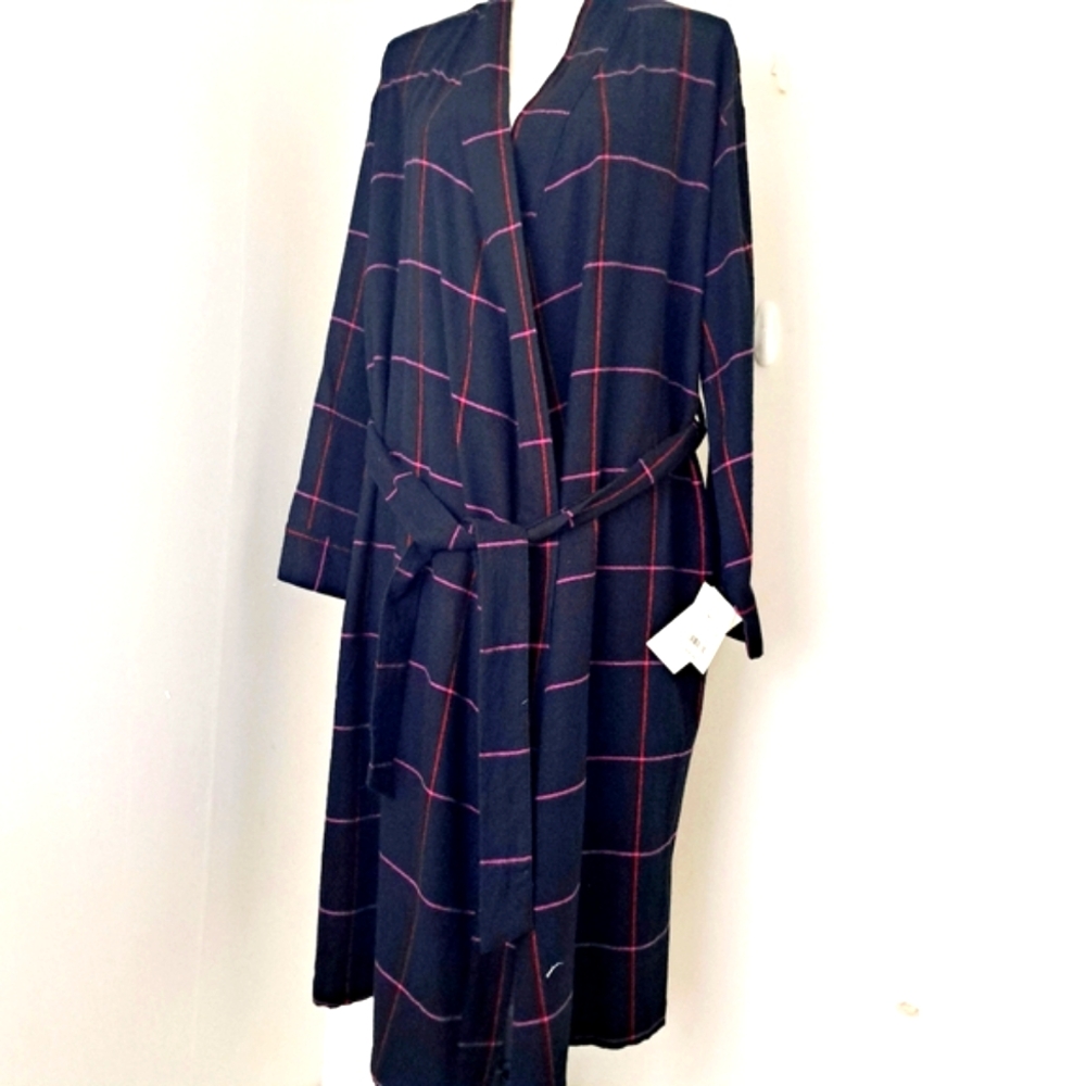 Star Above Women's Robe In Black and Red Plaid Size M/L